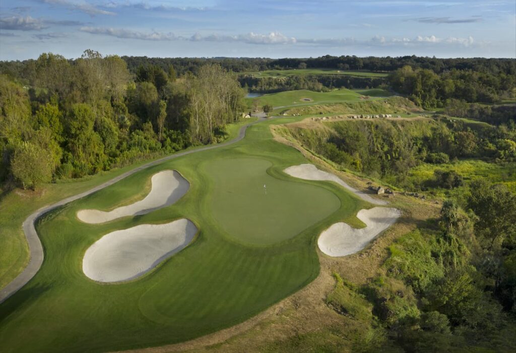 black-diamond-gallery-sand-traps-and-putting-green